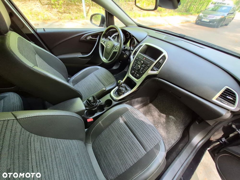 Opel Astra 1.4 Turbo Exklusiv - 11