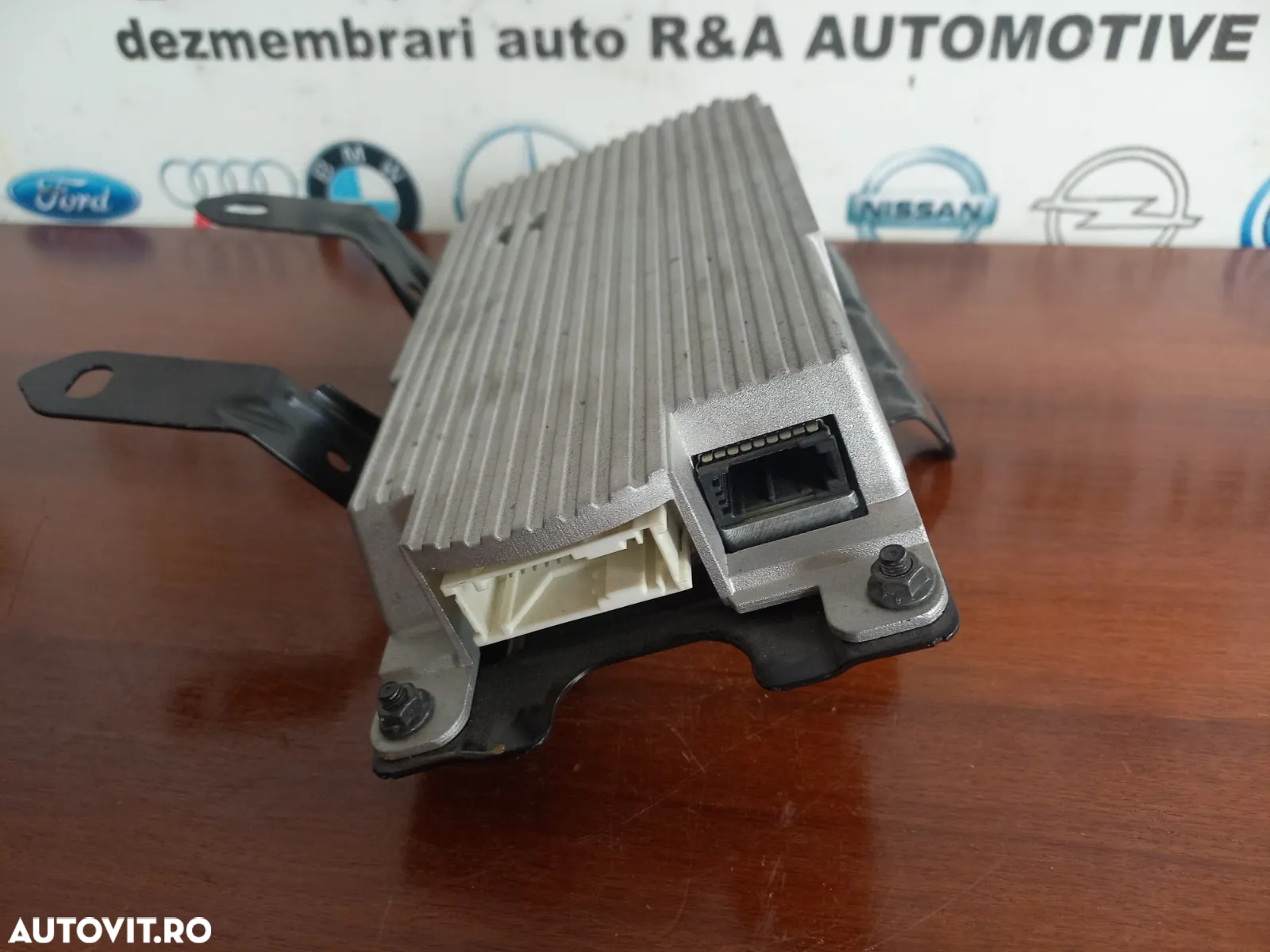 Modul Bluetooth Combox Bmw F10 F11 F06 F12 F13 F01 F02 F30 F31 F07 X3 X4 F25 F26 Cod  - Dezmembrari - 2