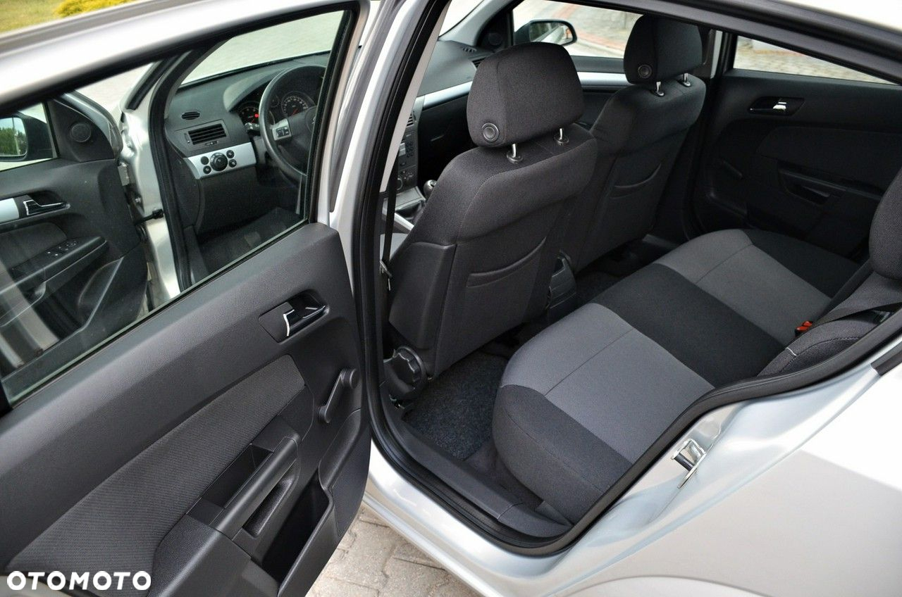 Opel Astra - 16