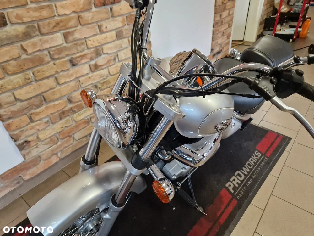 Suzuki Intruder - 15