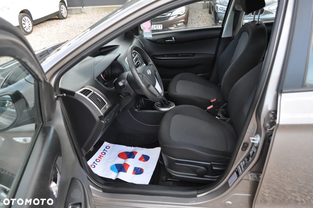Hyundai i20 1.25 Wersja Jubileuszowa - 14
