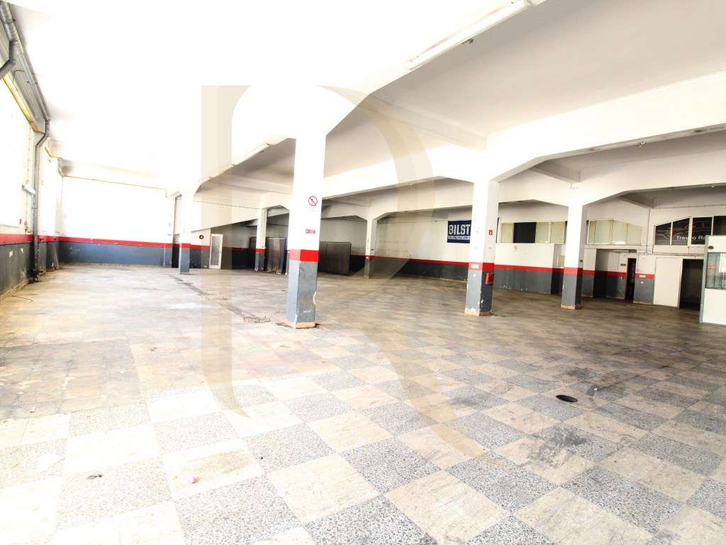 Armazém na Cruz de Pau - Seixal - Grande imagem: 2/5