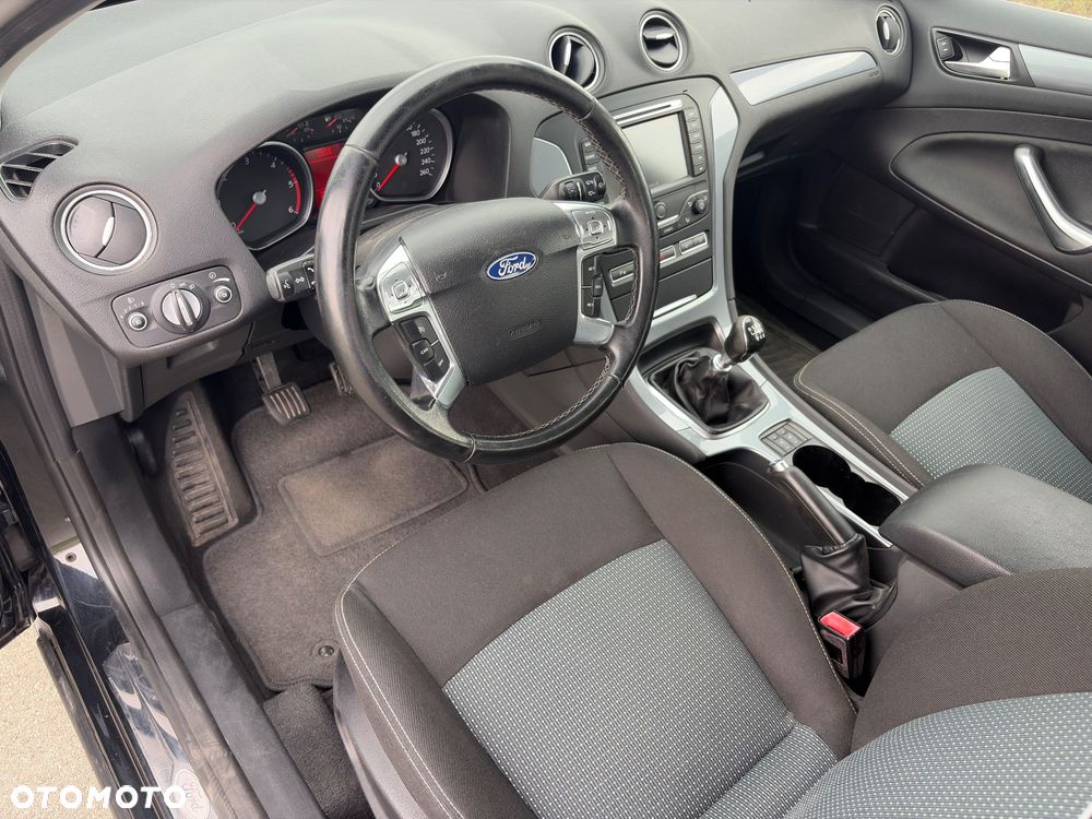 Ford Mondeo - 8