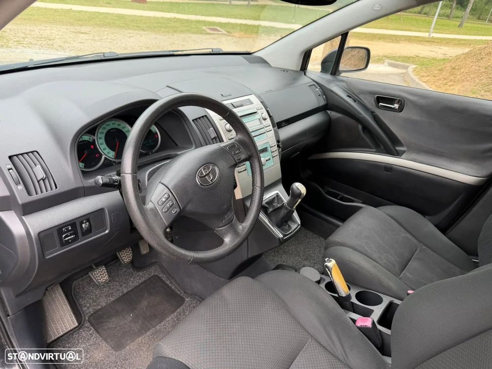Toyota Corolla Verso - 11