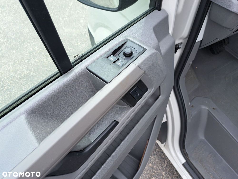 Volkswagen Crafter LIFT zabudowa brygadowa 8 miejsc - 25