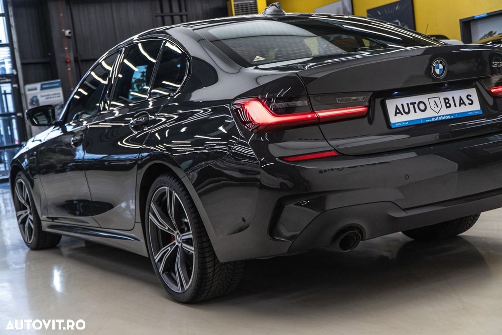 BMW Seria 3 330e Aut. M Sport - 32