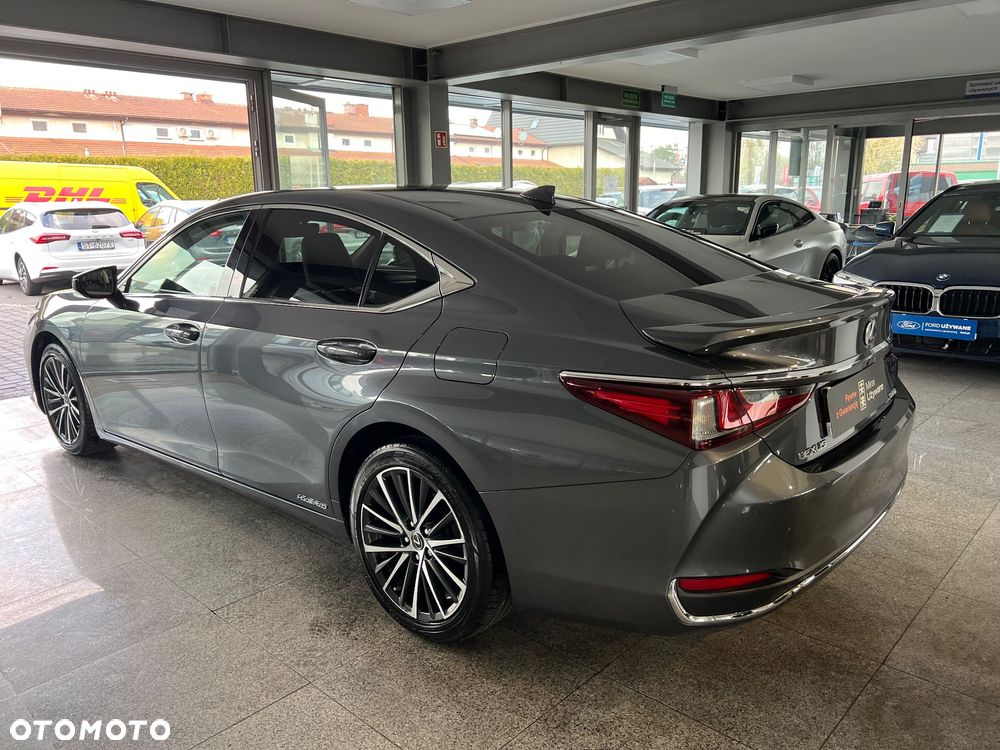 Lexus ES 300h Business Edition + - 12