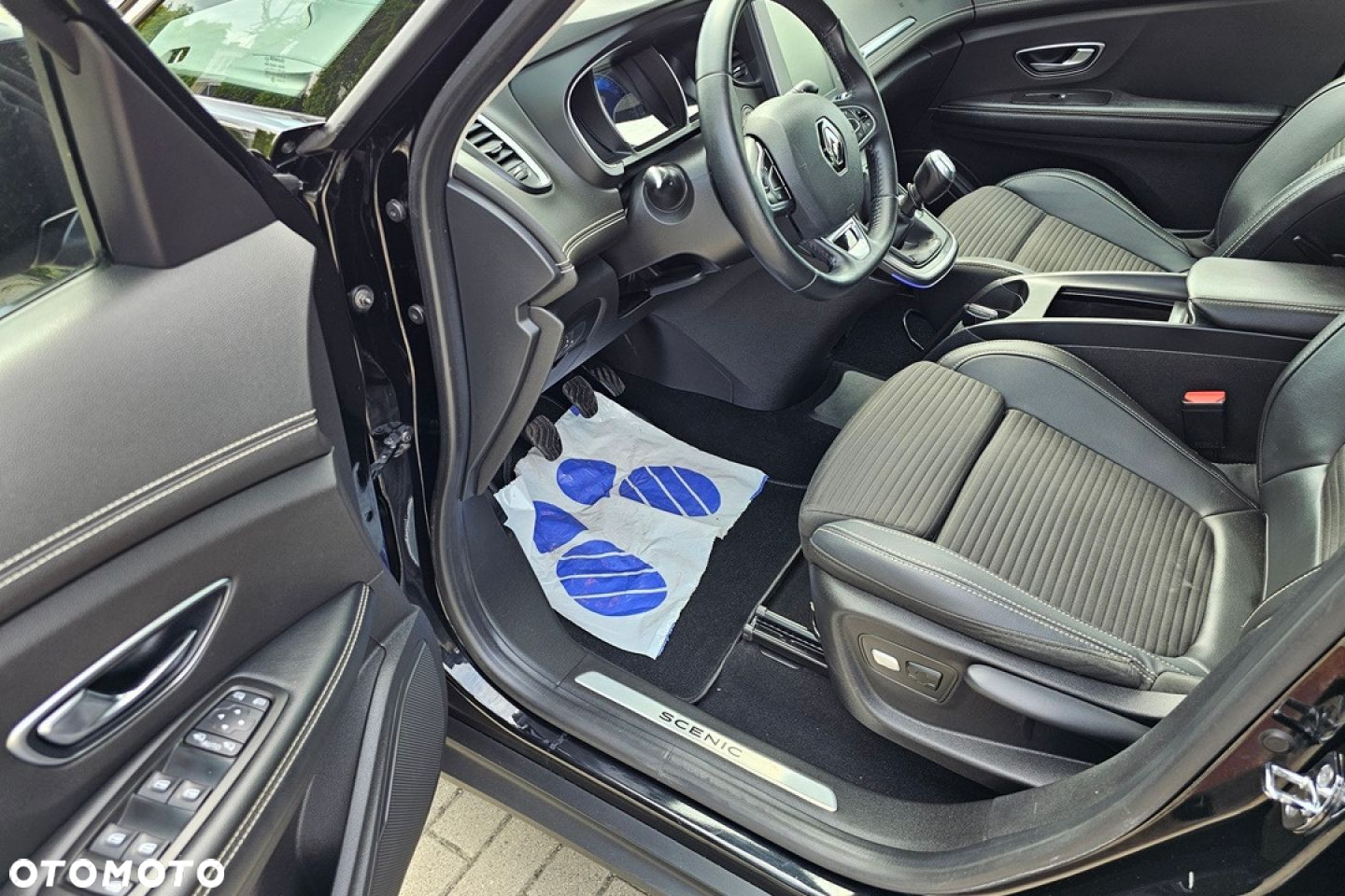 Renault Grand Scenic - 23