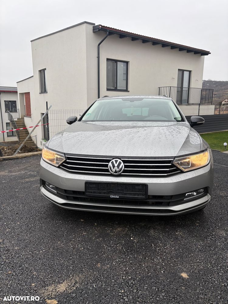 Volkswagen Passat 2.0 TDI DSG (BlueMotion Technology) Comfortline - 1