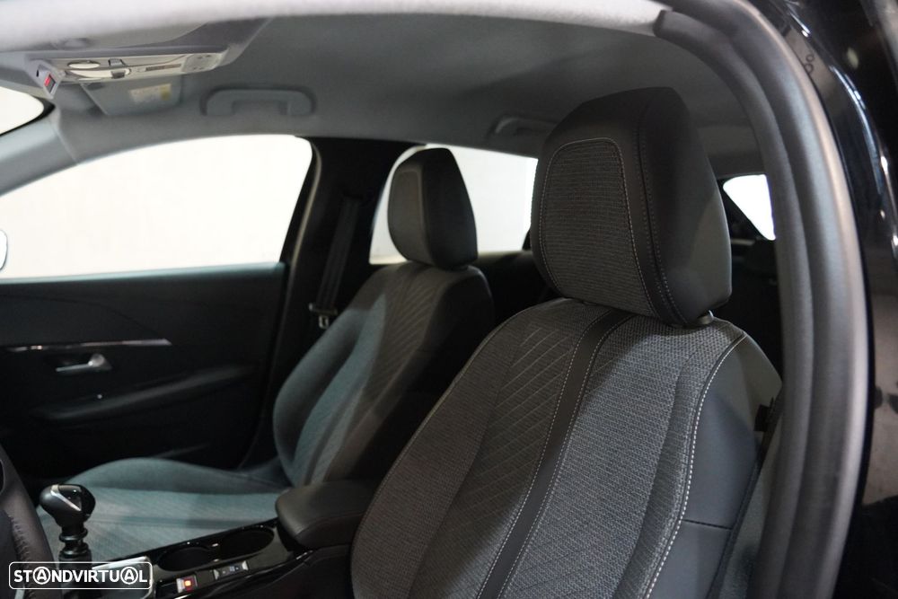 Peugeot 208 - 28