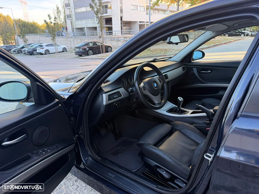 BMW 320 d Exclusive - 4