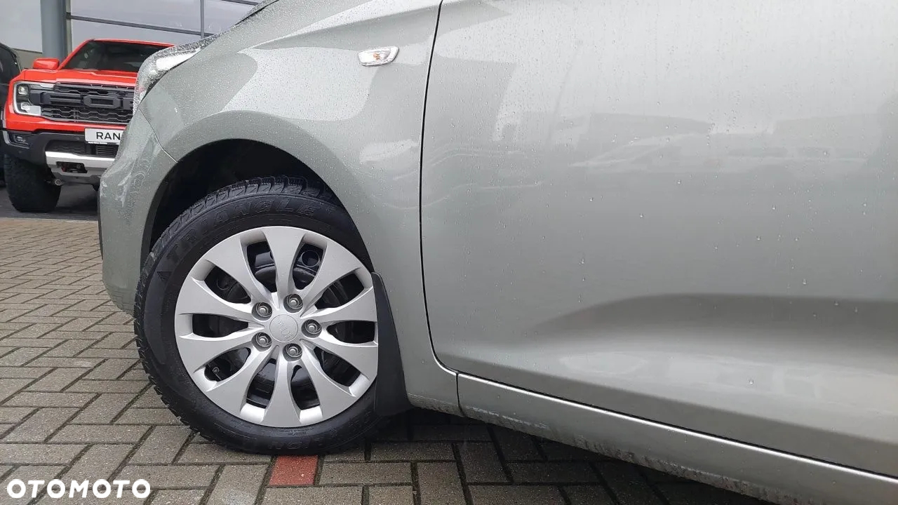 Kia Carens 1.6 GDI M - 10