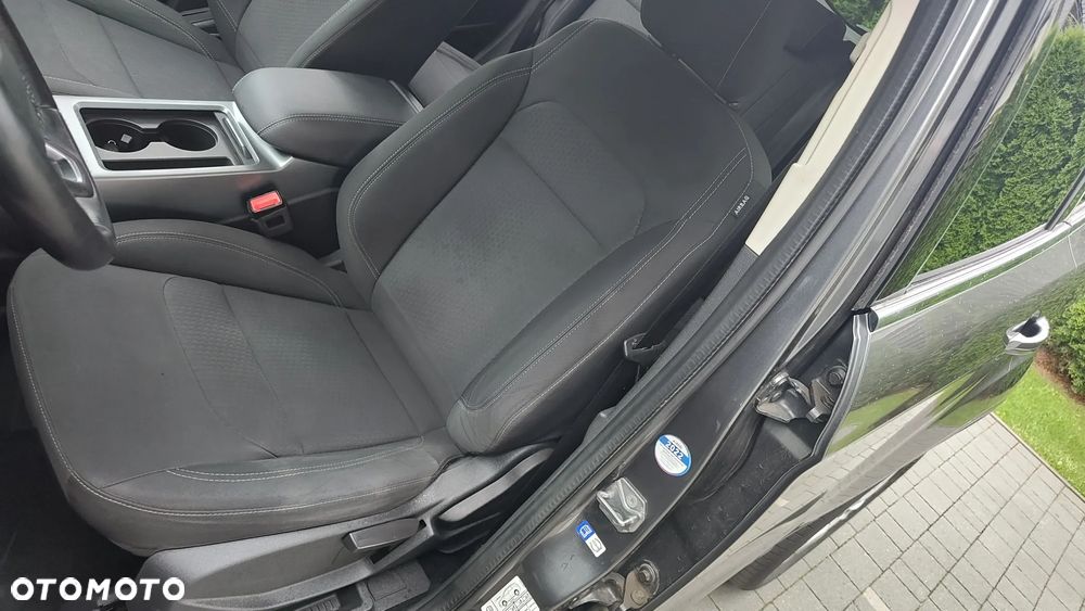 Ford Kuga 2.0 TDCi 4x4 Titanium - 34