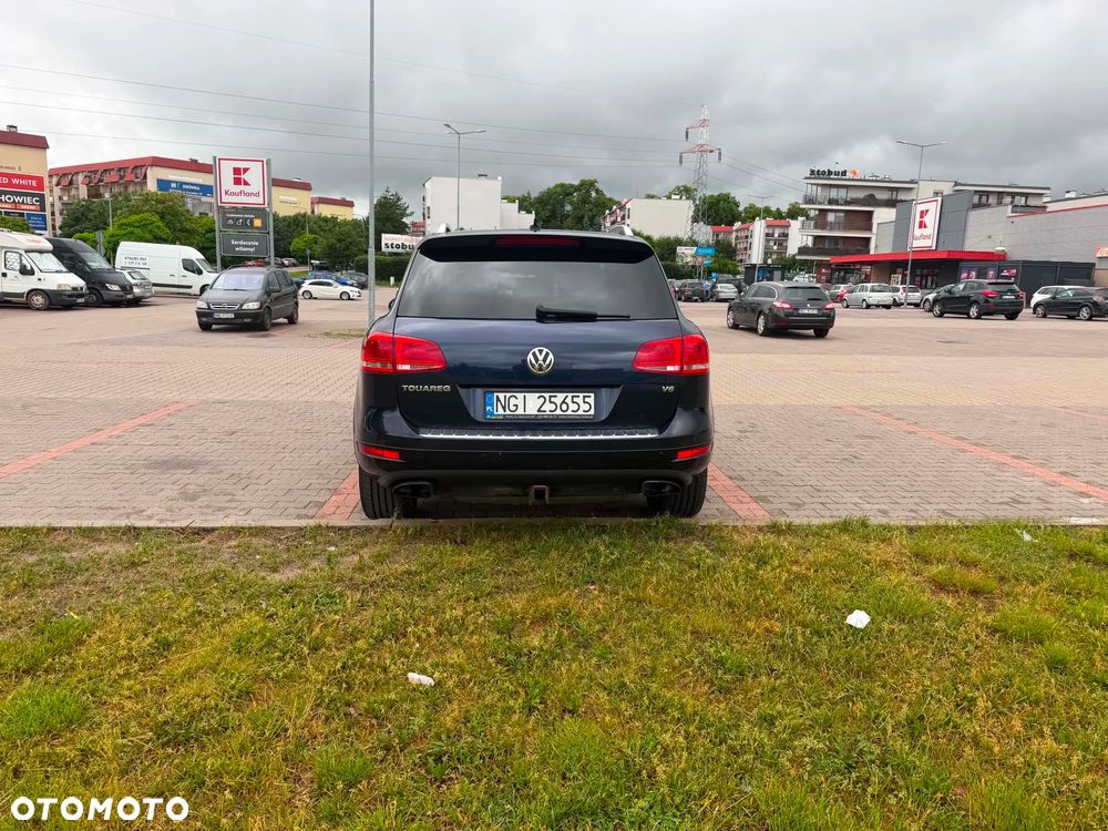 Volkswagen Touareg - 1