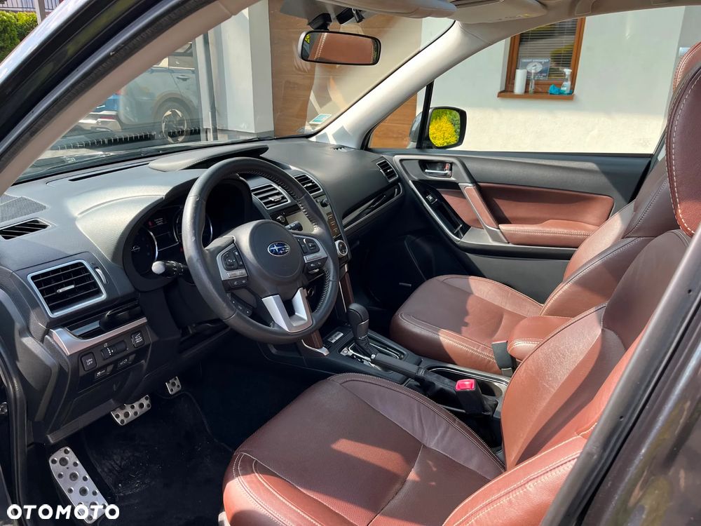 Subaru Forester 2.0 XT Platinum Lineartronic - 10