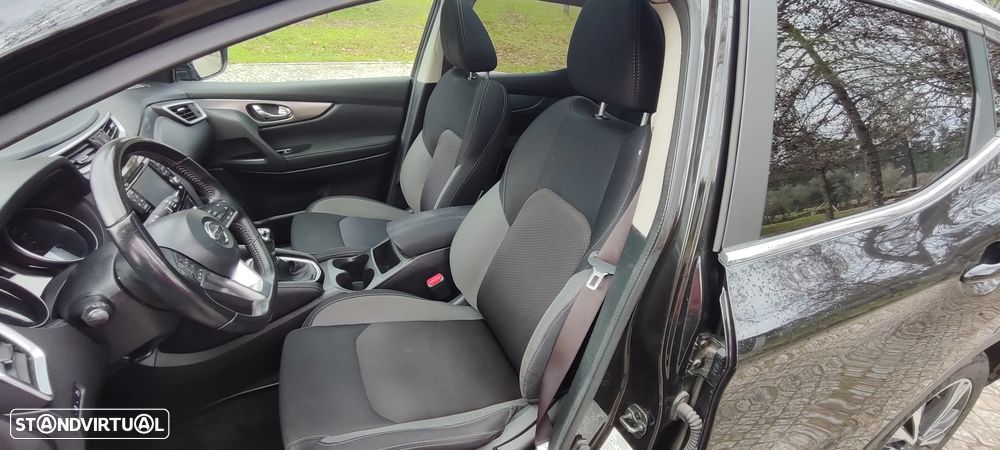 Nissan Qashqai 1.5 dCi N-Connecta Business - 33
