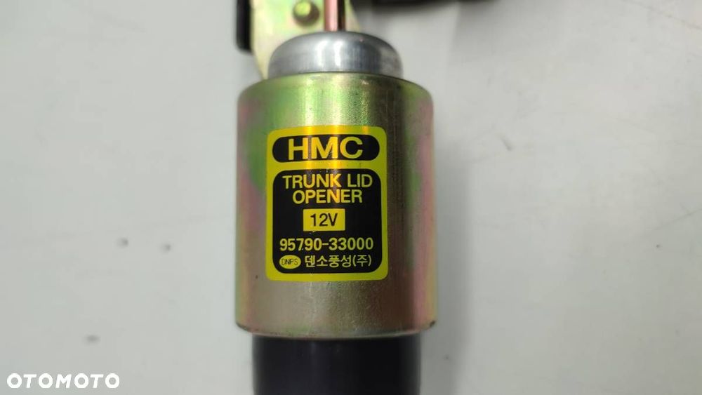 ZAMEK KLAPY BAGAŻNIKA KIA OPIRUS 2006 9579033000 - 6