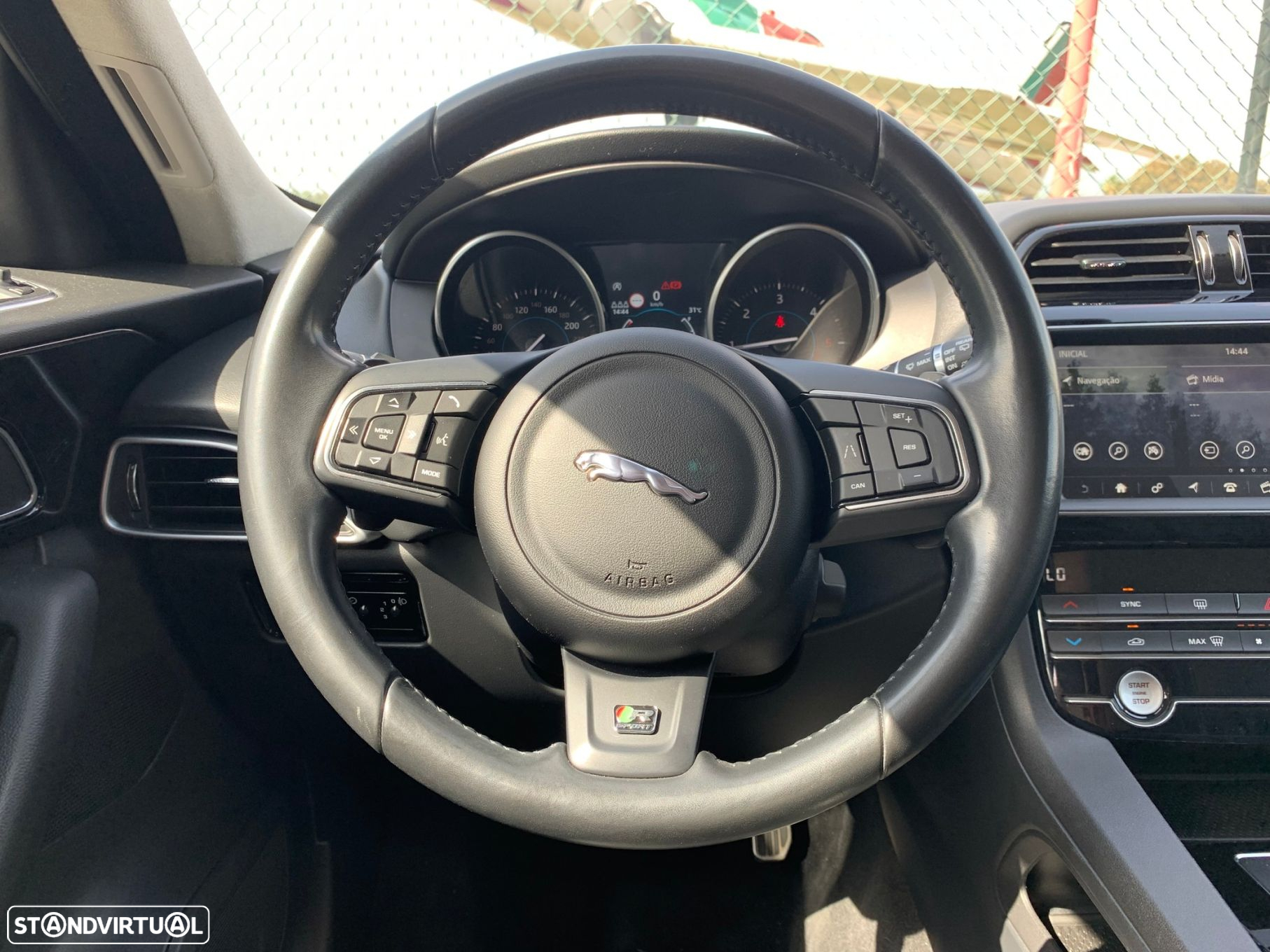 Jaguar F-Pace 2.0 i4D R-Sport Aut. - 25