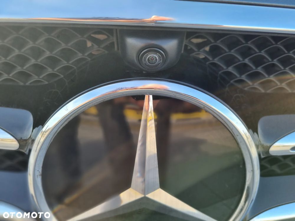 Mercedes-Benz Klasa E 220 d 4-Matic Business Edition 9G-TRONIC - 11