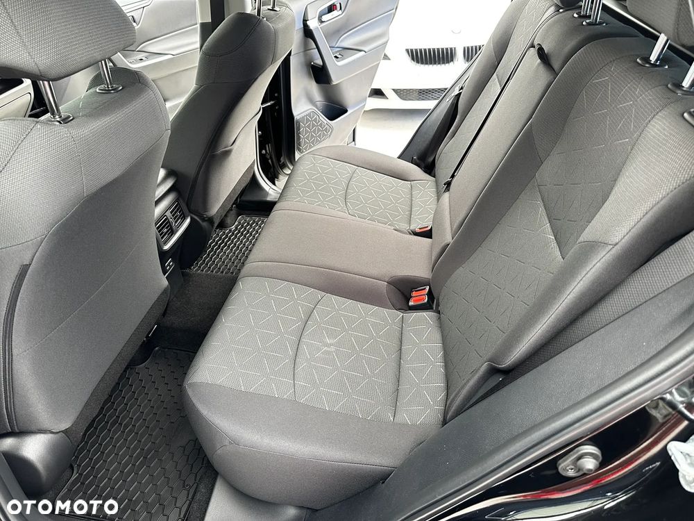 Toyota RAV4 - 8