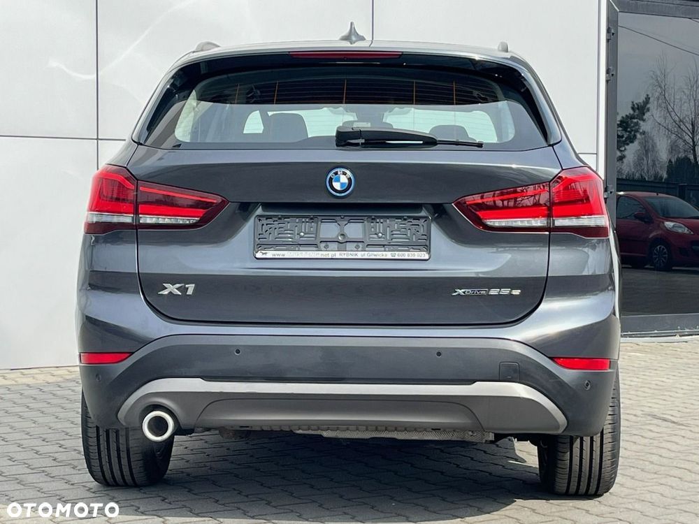 BMW X1 xDrive25e Advantage - 12