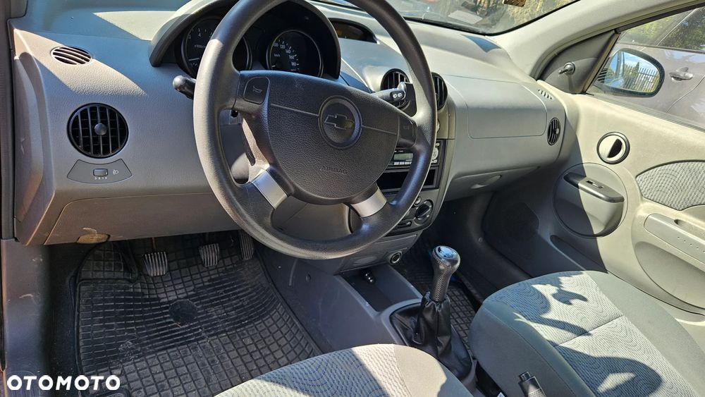 Chevrolet Aveo 1.2 SE / Plus - 22