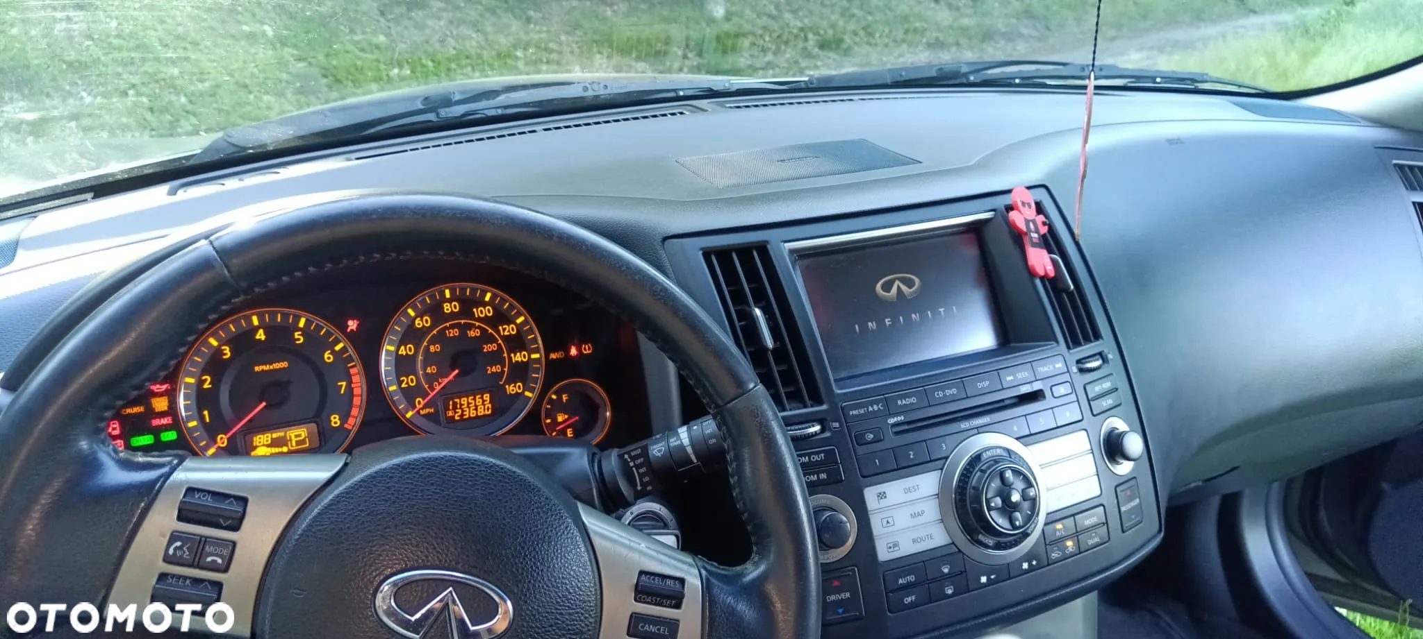 Infiniti FX FX35 - 12