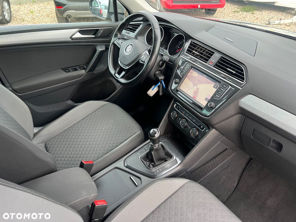 Volkswagen Tiguan - 26