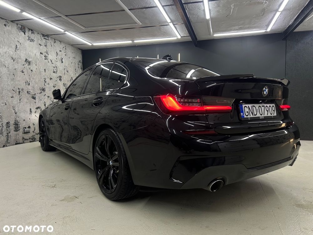 BMW Seria 3 330i M Sport - 5