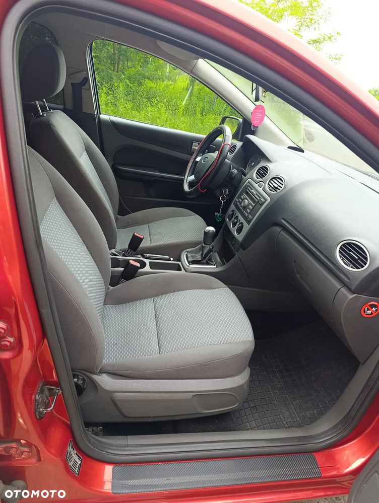 Ford Focus 1.6 Ambiente - 22