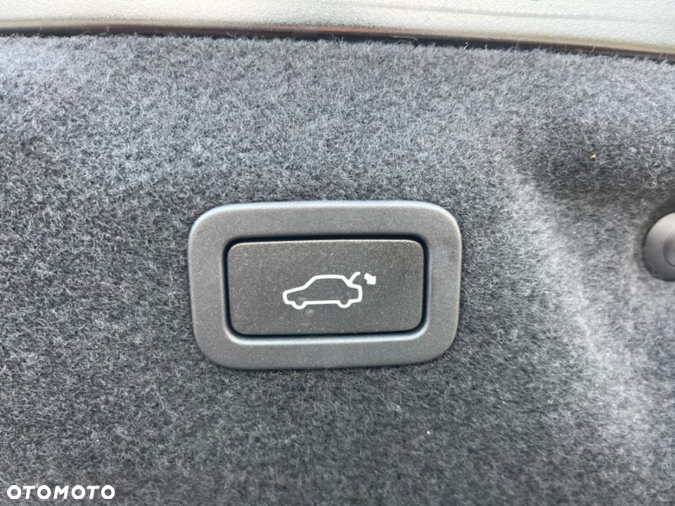 Jaguar XE 2.0 D AWD Prestige - 34