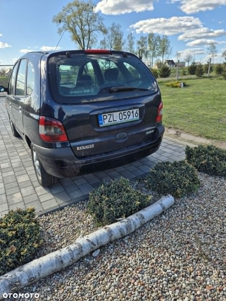 Renault Scenic 1.6 16V Family - 4