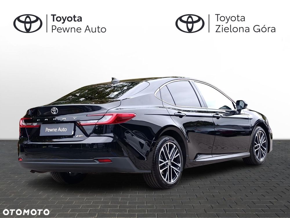 Toyota Camry - 7