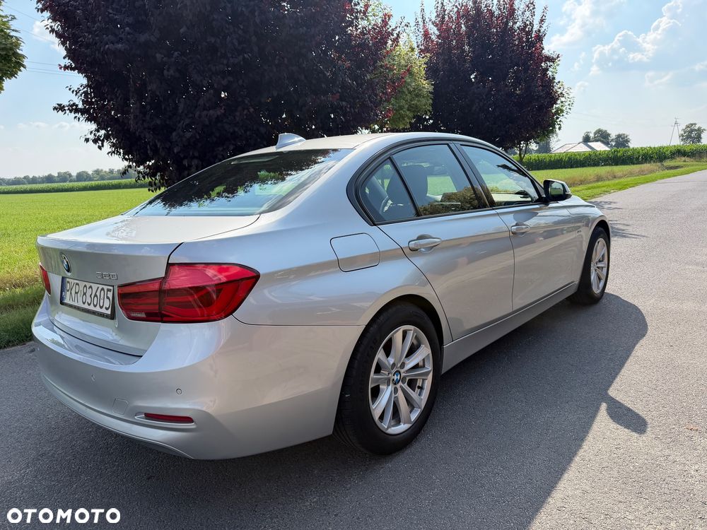 BMW Seria 3 318d Sport Line - 8