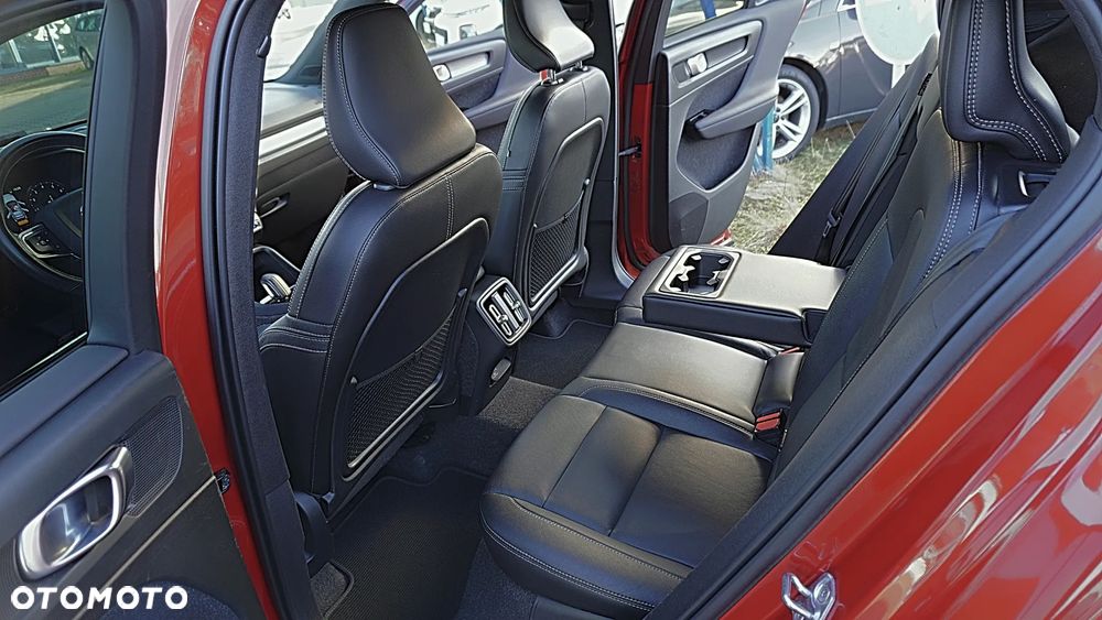 Volvo XC 40 T5 AWD R-Design - 17