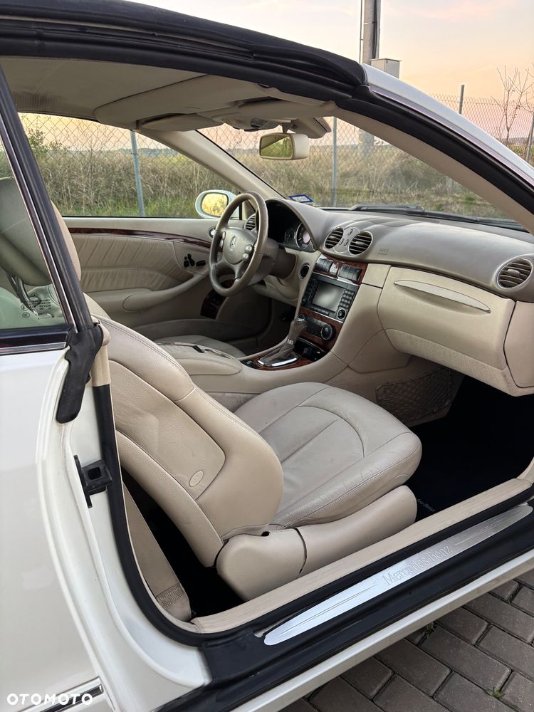 Mercedes-Benz CLK - 15