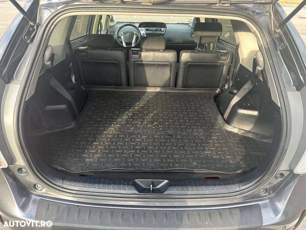 Toyota Prius+ (Hybrid) Comfort - 14