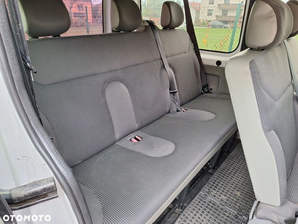 Opel Vivaro L2H1 2.9t - 12