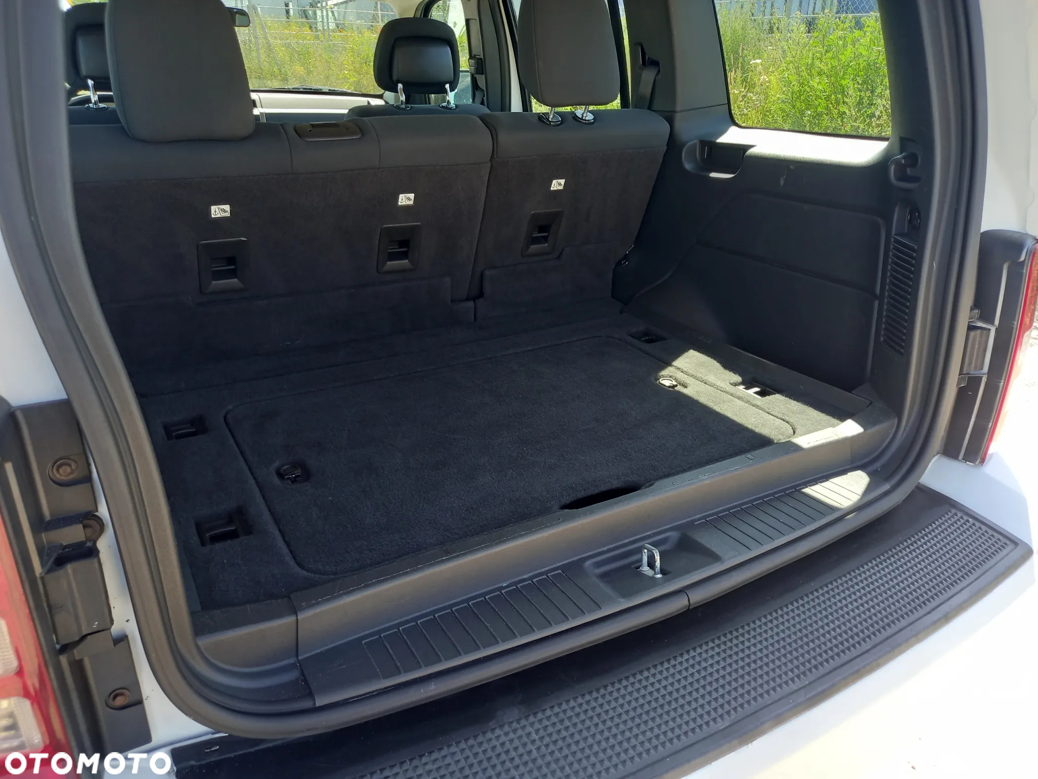 Jeep Liberty - 36