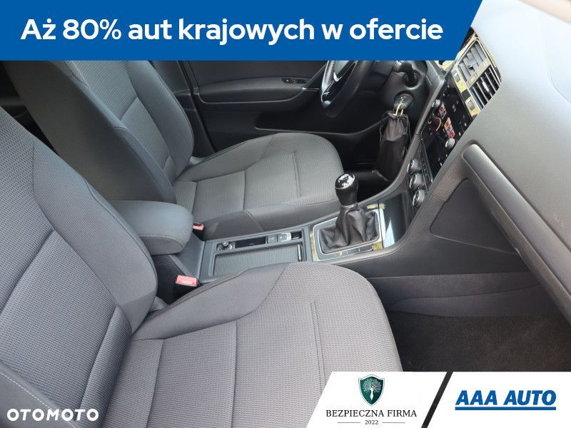 Volkswagen Golf - 10