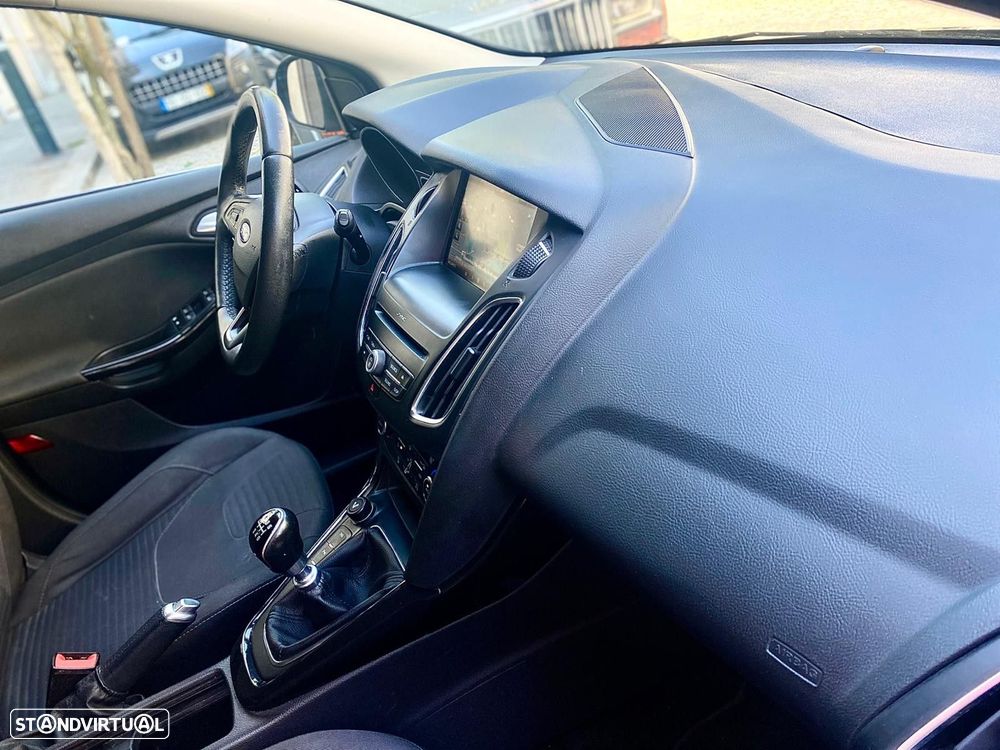 Ford Focus SW 1.5 TDCi Titanium - 25