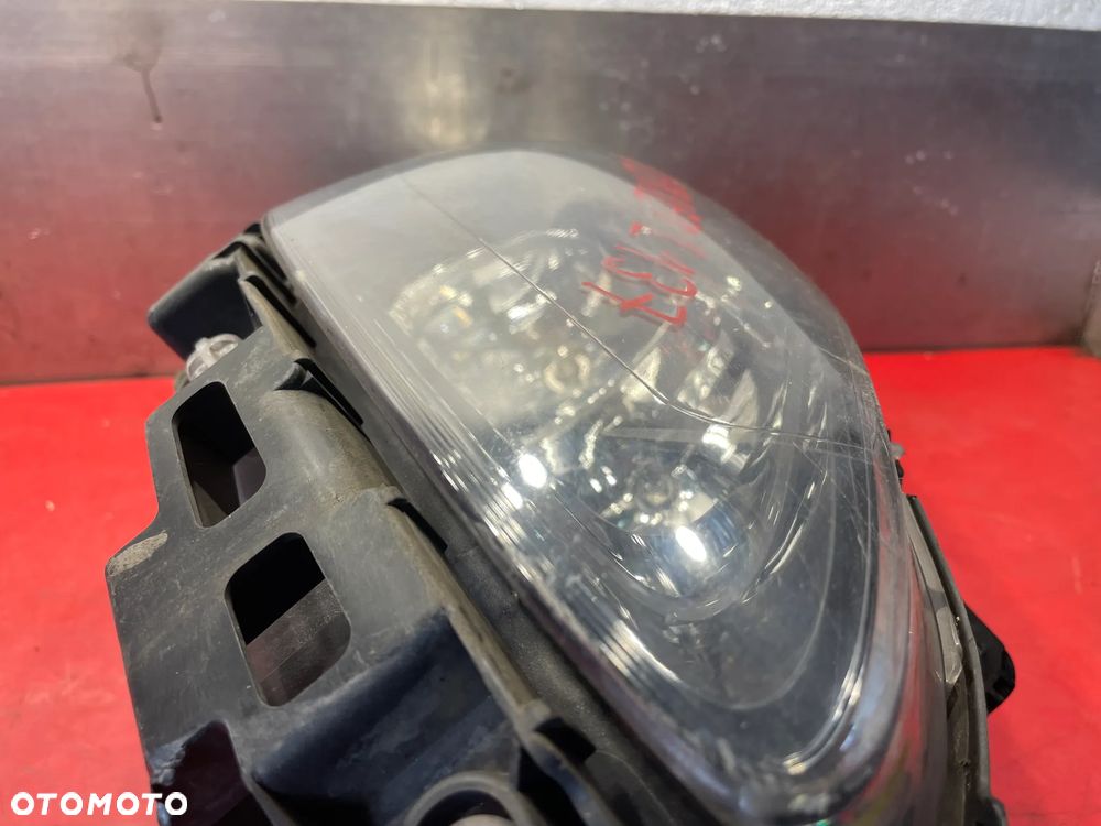 Lampa prawa prawy przód RENAULT CLIO III - 11