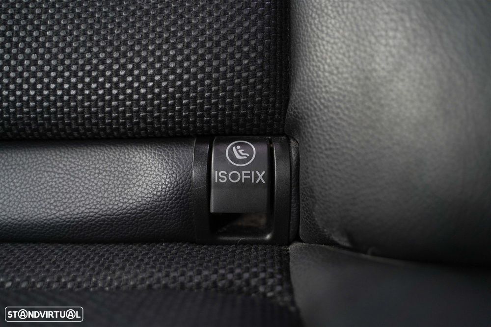 Mercedes-Benz E 300 Bluetec Hybrid Avantgarde - 13