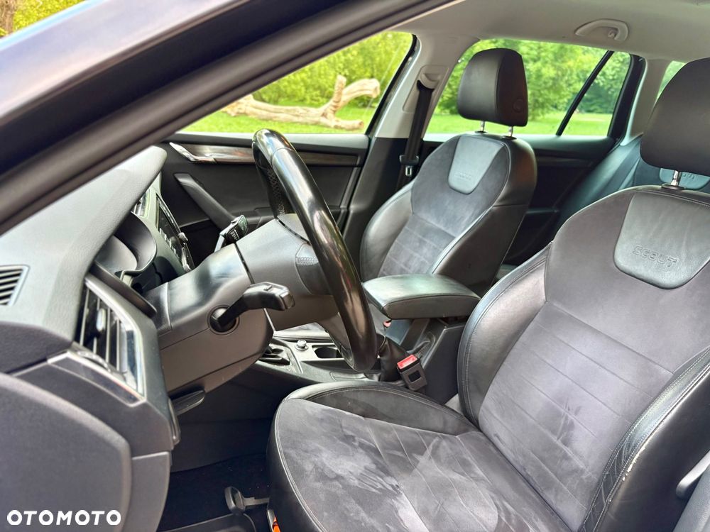 Skoda Octavia 2.0 TDI 4x4 DSG Scout - 14