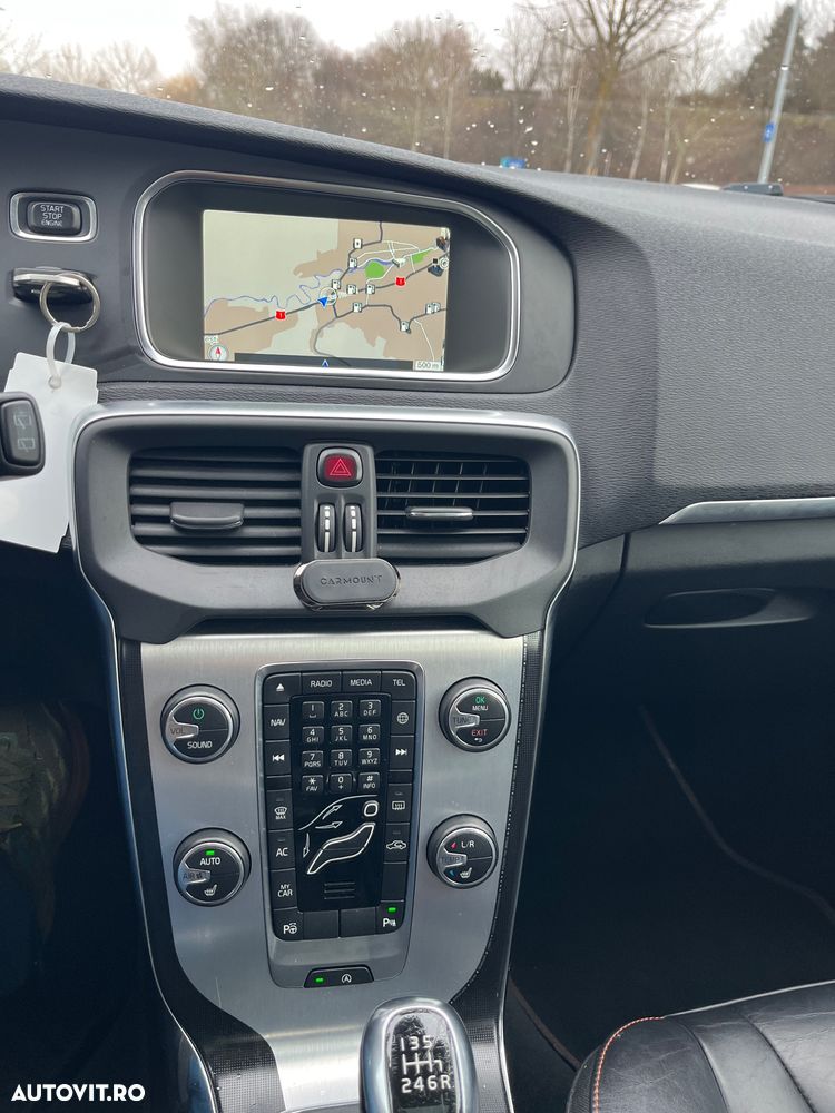 Volvo V40 D4 Ocean Race - 23