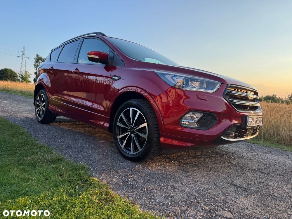 Ford Kuga 1.5 EcoBoost 2x4 ST-Line - 11