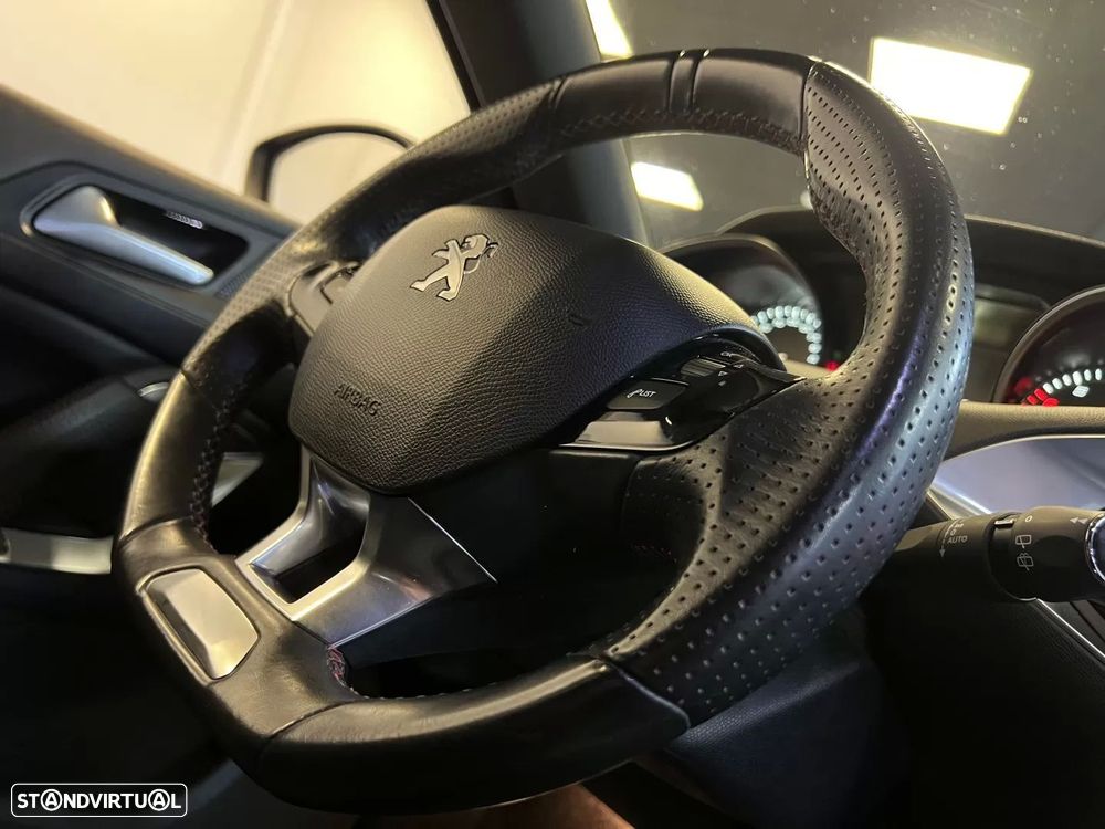 Peugeot 308 1.2 PureTech GT Line - 32