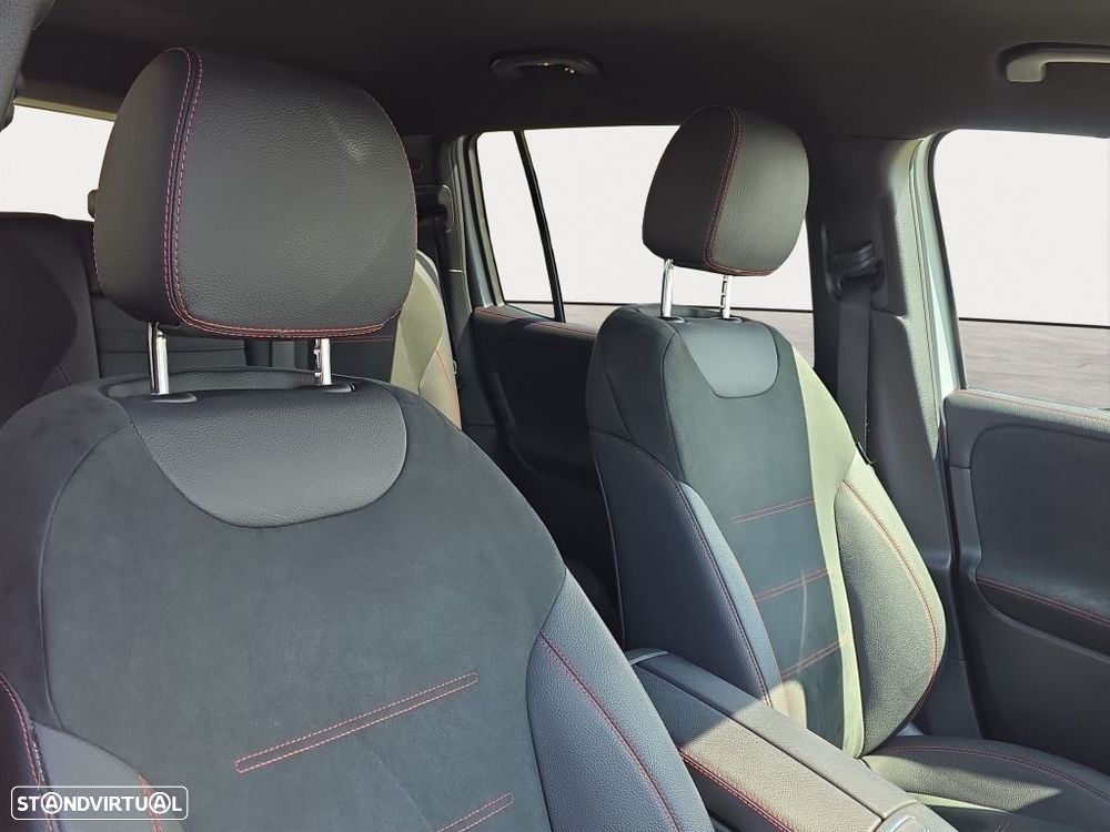 Mercedes-Benz GLB 180 — fotografia 14