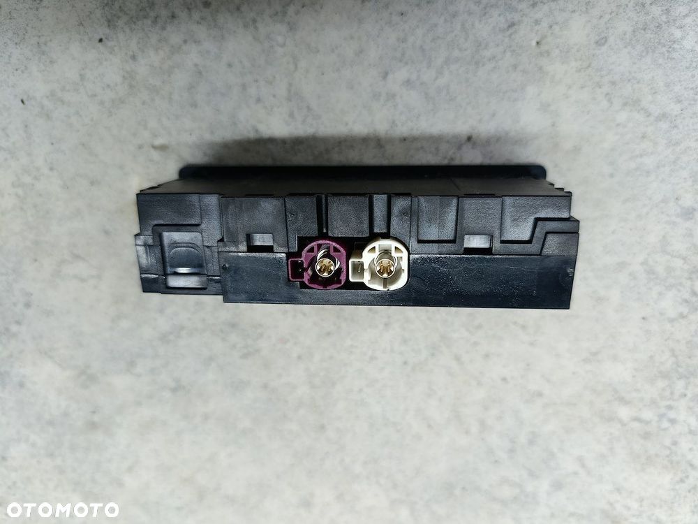 GNIAZDO USB MERCEDES-BENZ W205 A2058200526 2.0 16V C200 - 2