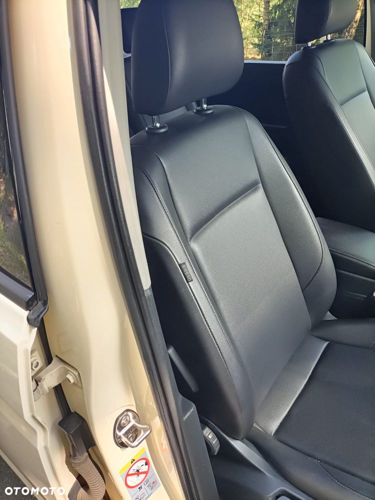 Volkswagen Touran - 13